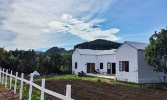 Cô nàng 9X biến nhà kho ở Mộc Châu thành nhà nông trại trong mơ để tìm kiếm bình yên