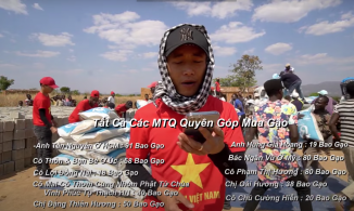 Quang Linh Vlogs kiên nhẫn đọc tên từng nhà hảo tâm trước khi phát 530 bao gạo 