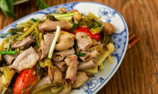 8 địa chỉ bán lòng xào dưa giòn ngon ở Hà Nội