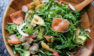 Cách làm salad cá hồi xông khói dành cho người eat clean, giữ dáng