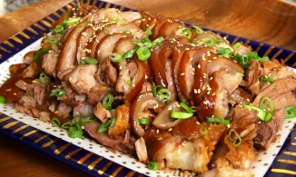 Cách làm chân giò hầm kiểu Hàn Quốc ngon như ngoài hàng