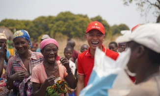 Quang Linh Vlogs ủng hộ đồng bào miền Trung 200 triệu đồng từ hoạt động kinh doanh cá nhân