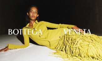 Chiếc túi tua rua của Bottega Veneta lên ngôi mùa Thu Đông 2020