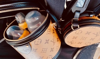 Sao Việt dùng túi hiệu tiền triệu như chơi: đựng trái cây, bình sữa cho con