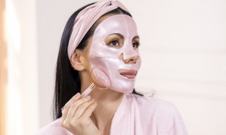 Những công dụng tuyệt vời của đá lăn đối với khuôn mặt