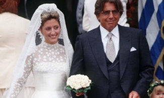 Những chiếc váy cưới hoàng gia làm nên biểu tượng thời trang