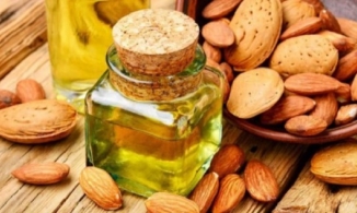 Tẩy trang bằng dầu hạnh nhân: Có thể bạn chưa biết