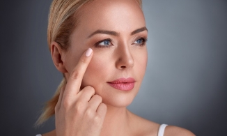 Nguyên nhân gây nên tình trạng khô da quanh mắt