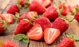 Dâu tây và những nguyên vật liệu thiên nhiên có tác dụng chống nắng