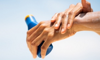 Cách dùng kem chống nắng đúng, đủ và những điều bạn cần biết