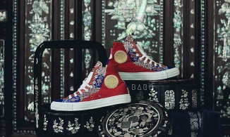 Mang hồn Việt vào thời trang, 9x vẽ họa tiết truyền thống lên giày Converse