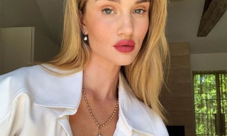 Vợ yêu của 'Người Vận Chuyển' Jason Staham tiết lộ bí quyết trị mụn 