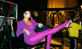 Dua Lipa - nàng tắc kè hoa tự tạo ra luật chơi thời trang riêng