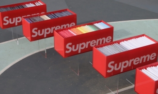 2 triệu USD là mức giá khởi điểm cho BST áo Supreme