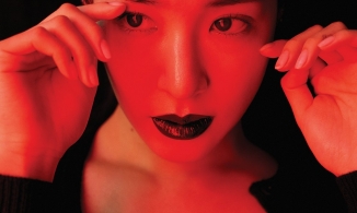 Ngất ngây với nhan sắc không tuổi của Tiffany Young trên Vogue Hàn Quốc