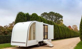 Louis Vuitton mang cả tiệm đến tận nhà bạn, khách hàng chạy đâu cho thoát