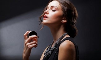 5 chai nước hoa giúp bạn tỏa sáng vào bữa tiệc cuối năm