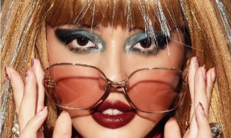 Sắp tới Giáng sinh mà Cô em trendy vẫn còn mắc kẹt ở đêm hội Halloween?