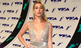 12 khoảnh khắc thời trang thảm đỏ hở bạo đỉnh điểm của sao Hollywood 