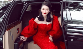 Lý Nhã Kỳ mặc đồ đỏ gợi cảm, đeo đá ruby, đi siêu xe 40 tỷ xúng xính dự sự kiện thời trang 