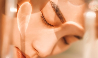 Bạn có biết:Dựa vào màu sắc mạch máu ở cổ tay để xác định undertone của da?