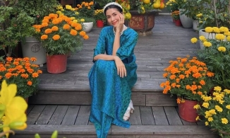 Dù không đi đâu nhưng Tăng Thanh Hà vẫn diện áo dài xinh ở nhà đón Tết 