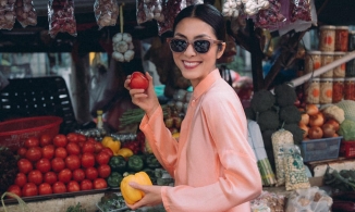 Hà Tăng chụp ảnh áo dài từ năm Tý nhưng sang đến năm Sửu mới chịu up 