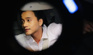 'Phi công' Mai Tài Phến có gu thời trang ngoài đời giản dị 