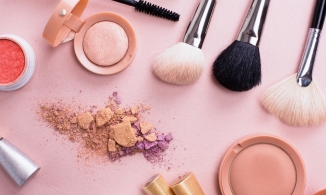 Mỹ phẩm drugstore là gì? Nên đầu tư mỹ phẩm high-end hay chọn drugstore 