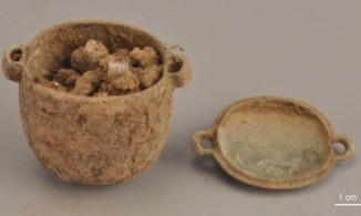 Đàn ông Trung Quốc đam mê làm trắng da từ 2700 năm trước 