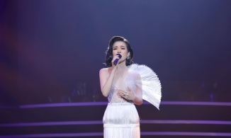 Lệ Quyên thay 6 chiếc váy trong cùng đêm nhạc, chiếc nào đẹp nhất? 