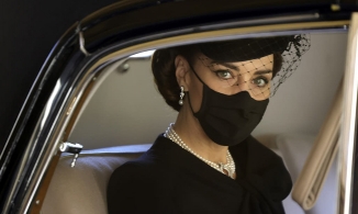 Lời chia buồn âm thầm của Công nương Kate Middleton dành cho Nữ hoàng Anh