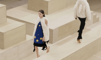 Burberry Thu-Đông 2021: Bức thư tình tôn vinh sức mạnh phái nữ