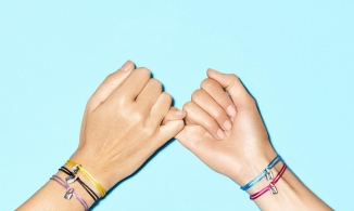 Louis Vuitton thiết kế vòng tay để quyên góp tiền ủng hộ Ấn Độ chống dịch