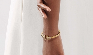 Thể hiện tình bạn bằng chiếc vòng tay trị giá 13.500 USD từ Tiffany & Co 