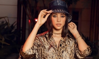 Tiểu Vy hóa báo gấm quyền lực với set đồ của Dior,  đẹp lấn át Jisoo 