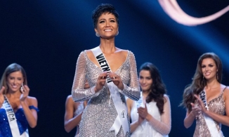 H'Hen Niê lọt top 20 chiếc váy đẹp nhất lịch sử đấu trường nhan sắc