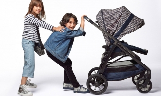 Dior ra mắt thêm xem đẩy em bé và túi đựng tã lót 