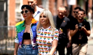 Lady Gaga và Versace ra mắt BST Capsule ủng hộ cộng đồng LGBTQ+