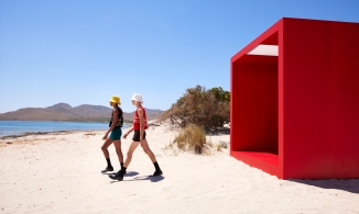 PRADA Men Xuân Hè 2022: Khi con người tìm về sự chân phương 