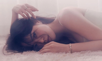 Tượng đài nhan sắc Song Hye Kyo đẹp bất chấp thời gian trên bìa tạp chí