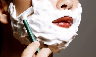 Spa đóng cửa, làm thế nào để triệt lông mép tại gia?