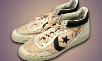 Đôi giày Michael Jordan từng đi khi thi đấu Olympic được bán đấu giá   