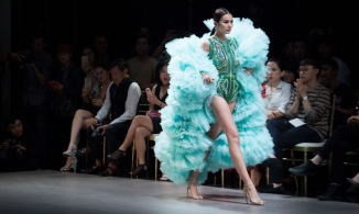 Thanh Hằng, Hoàng Yến và những đôi chân dài nhất làng mẫu Việt