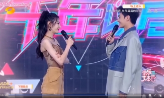 Mãi mới mạnh dạn mặc corset, Địch Lệ Nhiệt Ba nhận ngay cái kết đắng ngắt 