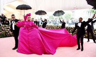 10 bộ váy đẹp nhất lịch sử thảm đỏ Met Gala 