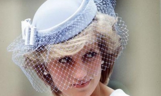 Thiếu món phụ kiện này, Nữ hoàng cũng không được tham gia sự kiện Hoàng gia