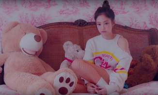 Giá trị trang phục màn solo của Jennie không thể so được với Rosé và Lisa 