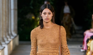 Chân dài Việt Jade Nguyễn 'thả rông' tại Tuần lễ thời trang Milan 