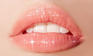 Cứ làm hành động này thì da môi bạn sẽ trở nên nhăn nhúm 